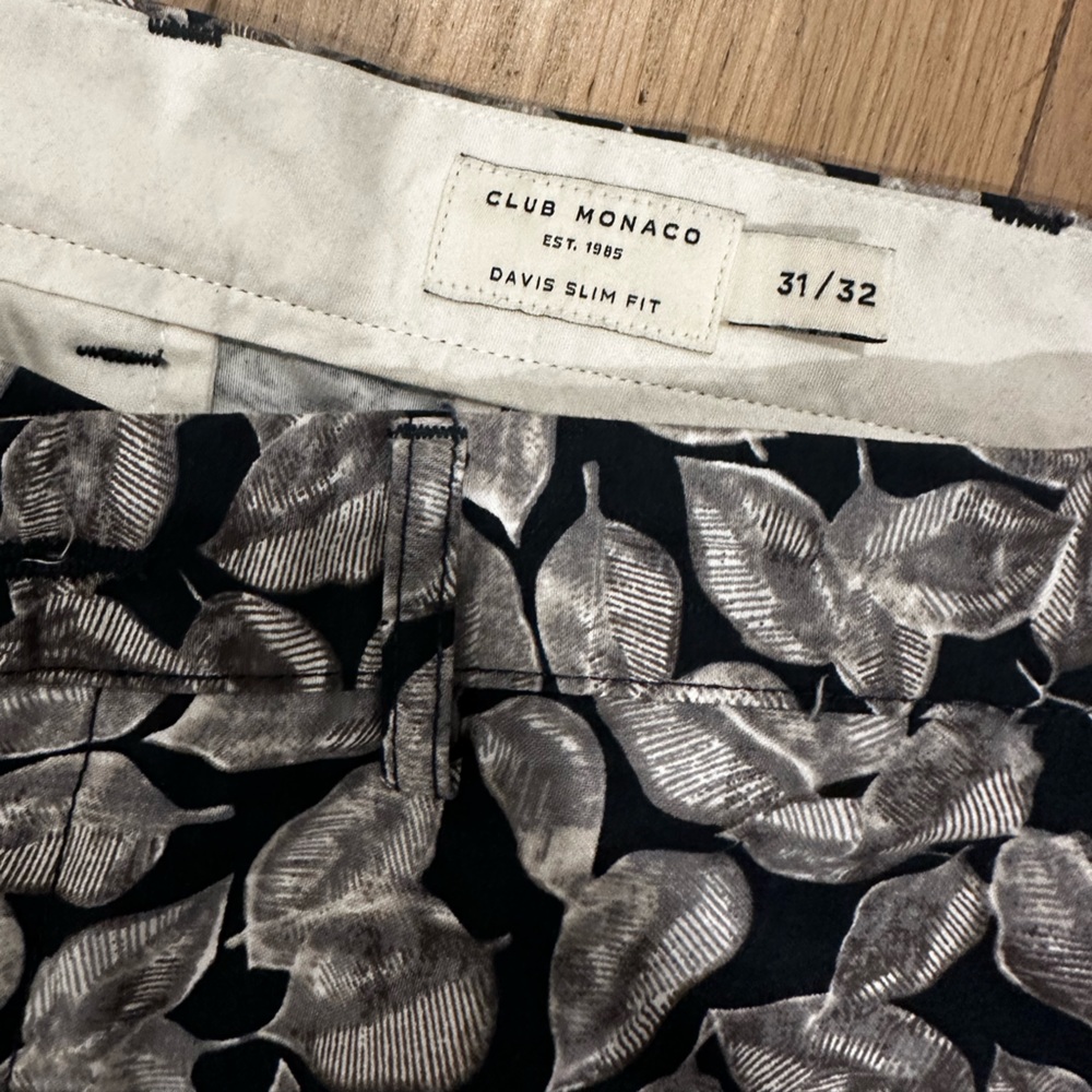Club Monaco Davis Skinny Chino - gently used - Picture 2 of 3